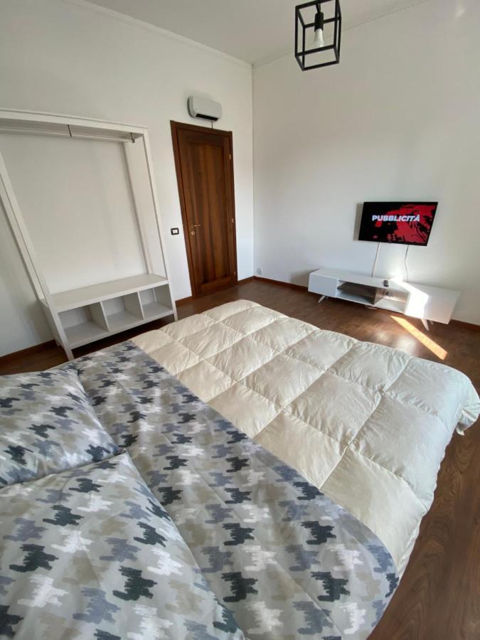 Hotel Hlux Oi Affiₜₜacaₘere Piacenza Exterior foto